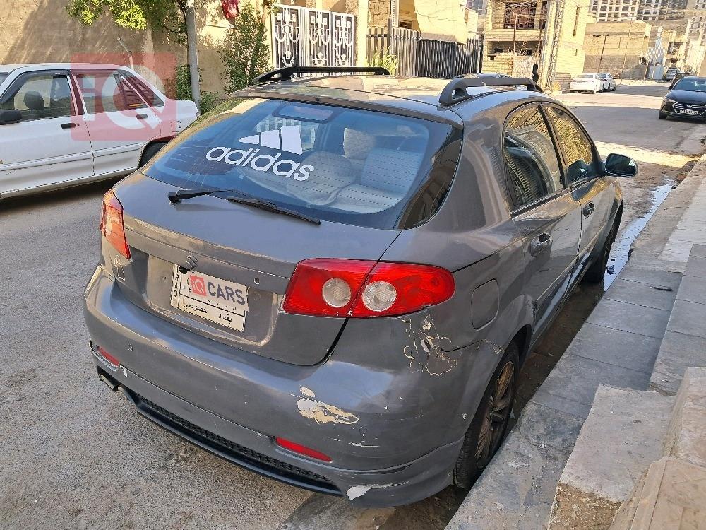 سوزوکی ڕینۆ